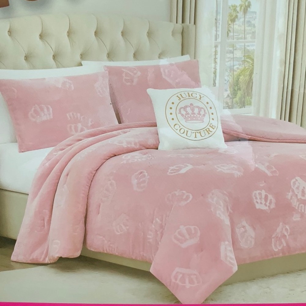 💖🌸4 PIECE Juicy Couture Piece Plush & Cozy Crown Design Comforter Set
